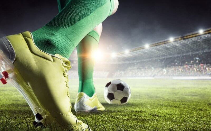 The Benefits of Betting on Football Online