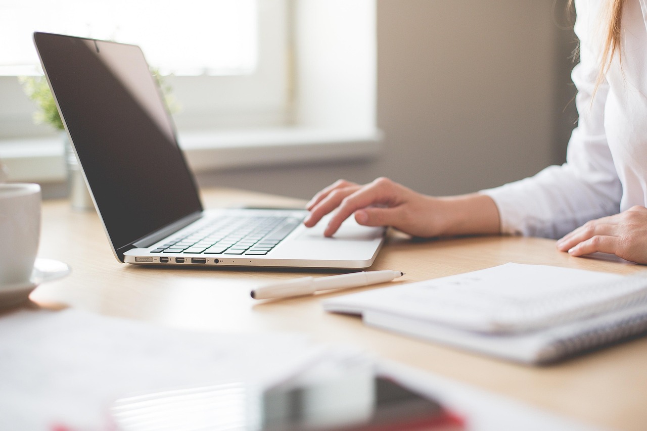 Notebook, work, girl — Why Queen Part-Time Jobs Are Ideal for Flexible Work Seekers